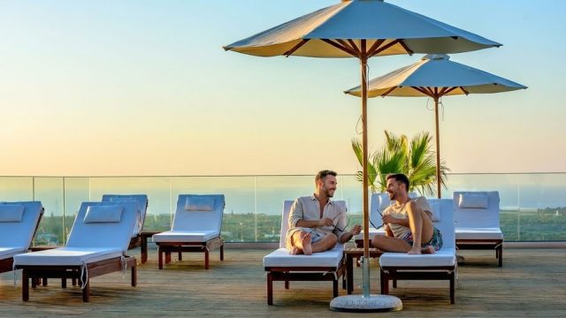 06 – Axel Beach Crete – Pool – IA