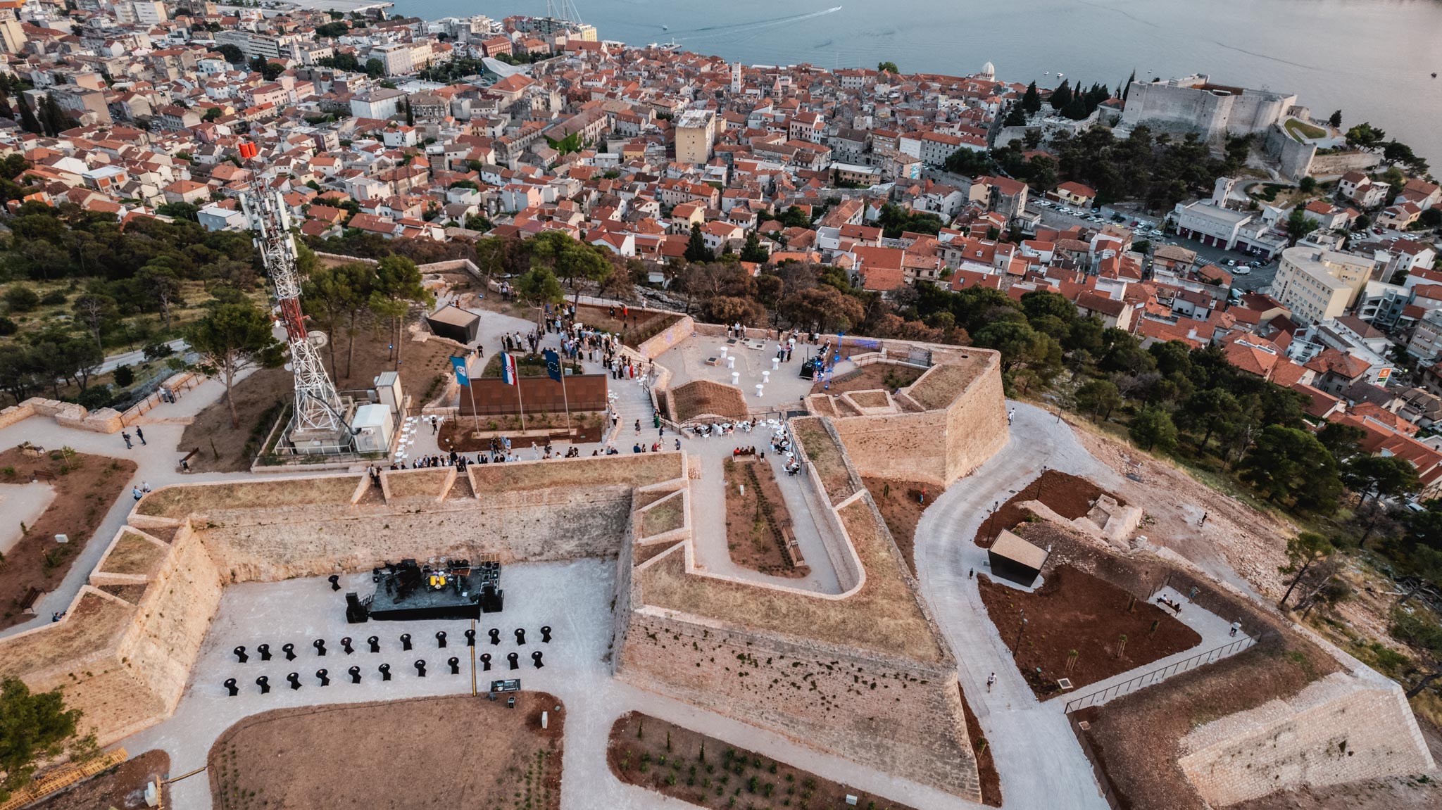Une construction stratégique face à la menace ottomane