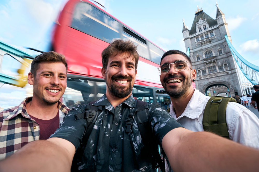 Voyager en liberté : comment bien choisir sa destination gay friendly